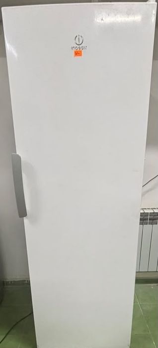 Продам морозильную камеру индезит