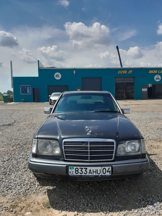 Машина мерс Е200 под ешка