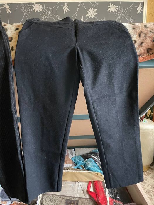 Тёплые брюки 2 пары.