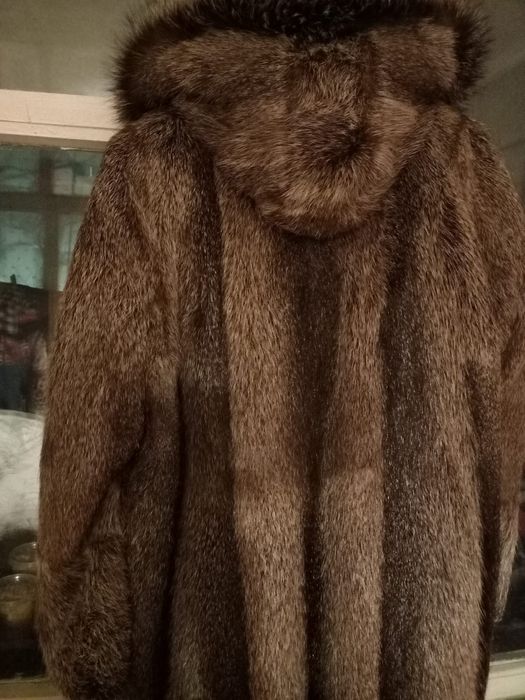 Продам нутриевую шубу