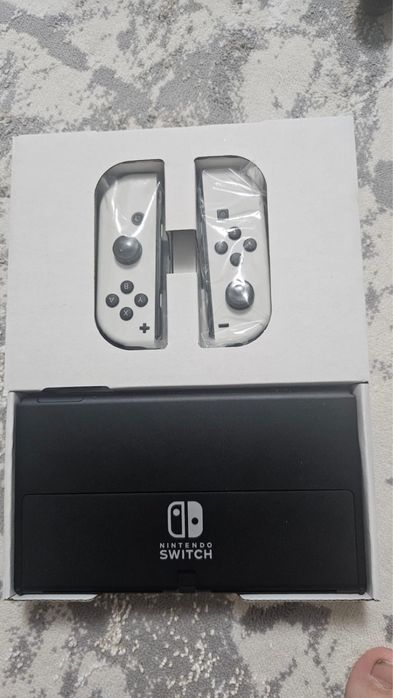 Продам Nintendo Switch Oled