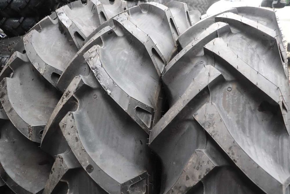 Cauciucuri noi 12.4-32 BKT 8 pliuri anvelope tractor spate FIAT