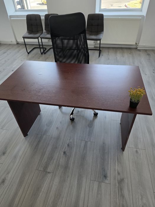 Vand birou si scaun birou