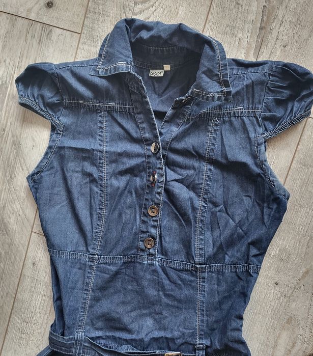 Различни модели рокли размер М