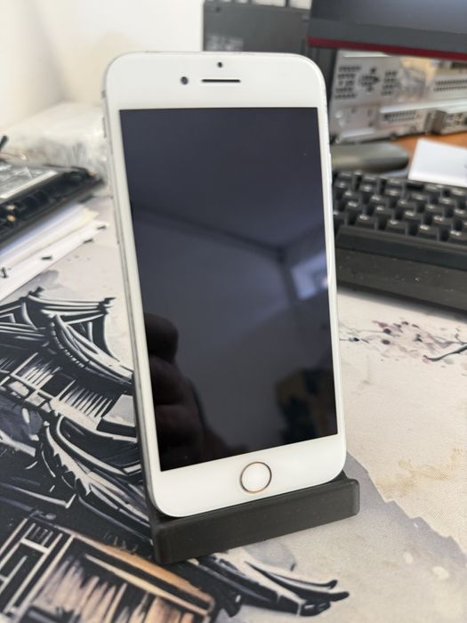 Vand iPhone 8 64GB