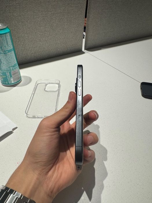 iPhone 15 pro sim/esim
