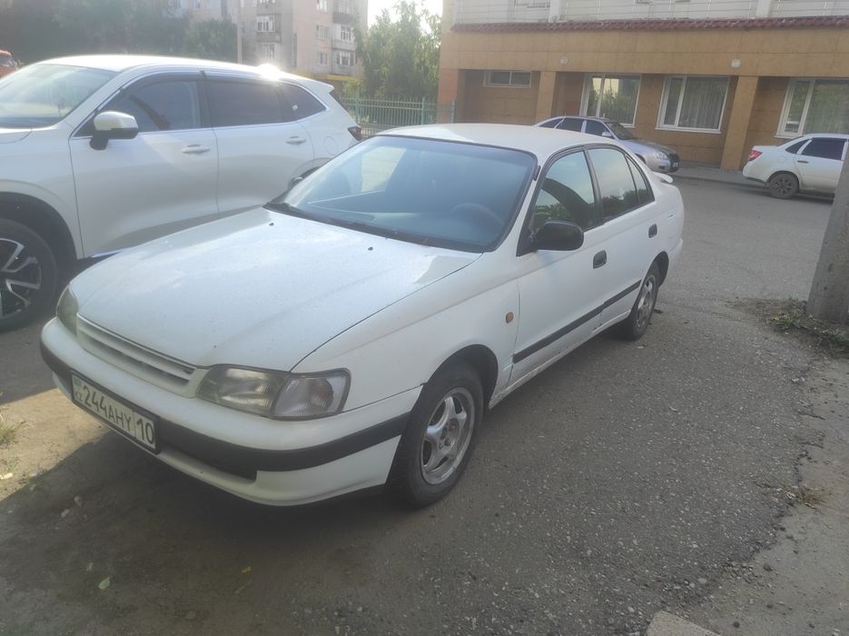 Продам Тойоту карина е