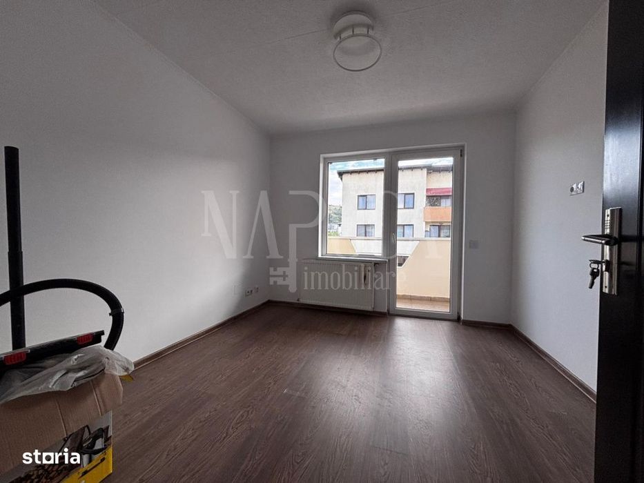 Apartament 4 camere de vanzare in Floresti