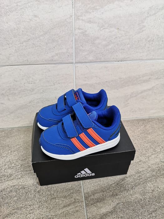 ПРОМОЦИЯ Оригинални бебешки маратонки Adidas