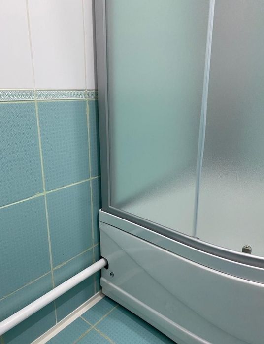 Установка душевых кабин