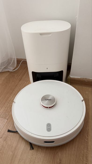 Продам робот-пылесос lydstro R1