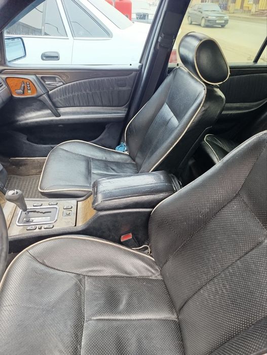 Mercedes Benz W210 E320