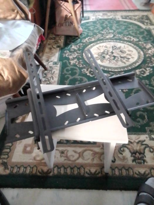 Кронштейн телевизионный