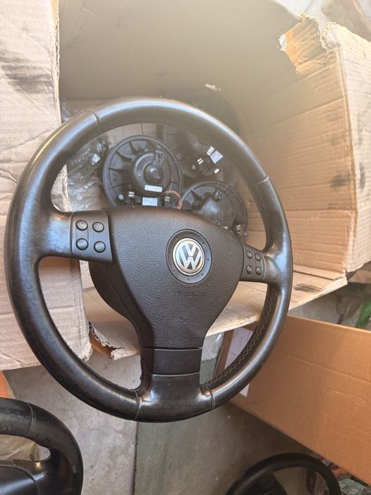 Volan cu comenzi vw Passat B6 Jetta Golf 5