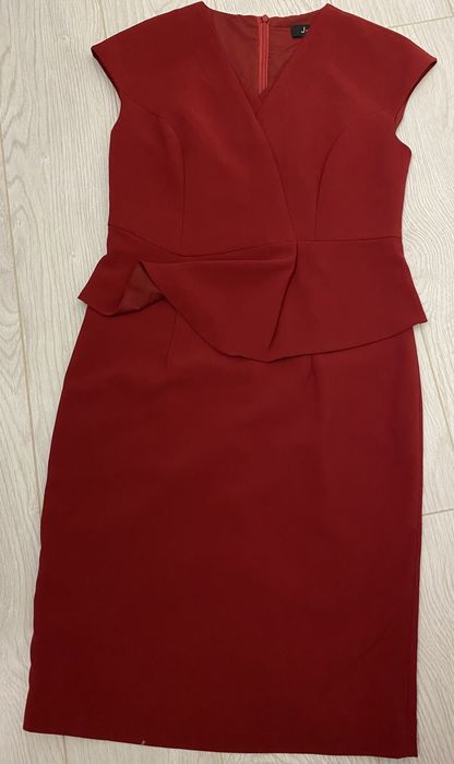 Платье бордового цвета