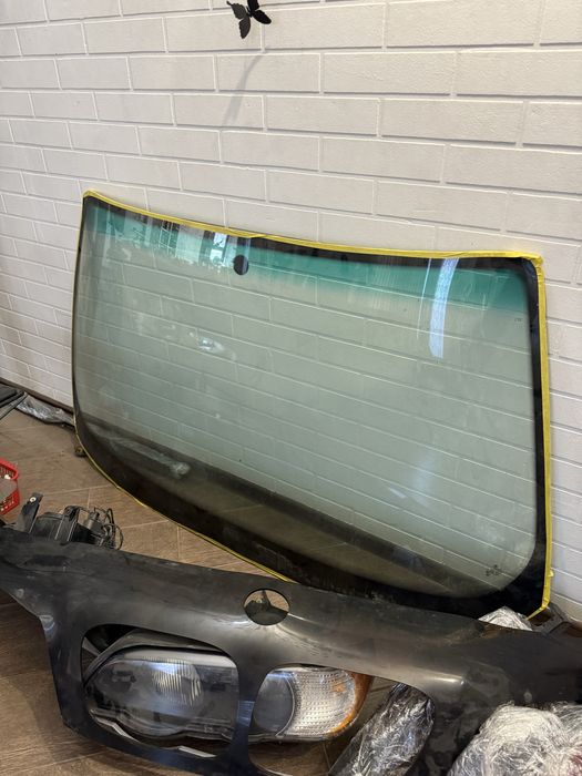 Оригинальное Лобовое Стекло на BMW e38