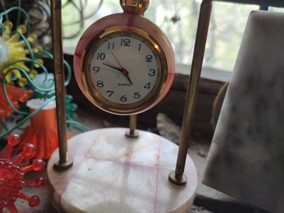 Часы молния рэтро