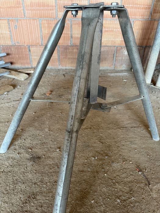 Vand popici metalici, grinda Doka si trepiezi pentru popici metalici