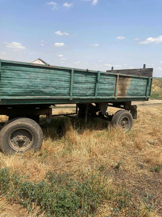 Tractor UTB U445 + atasamente (remorca, plug, prasitoare)