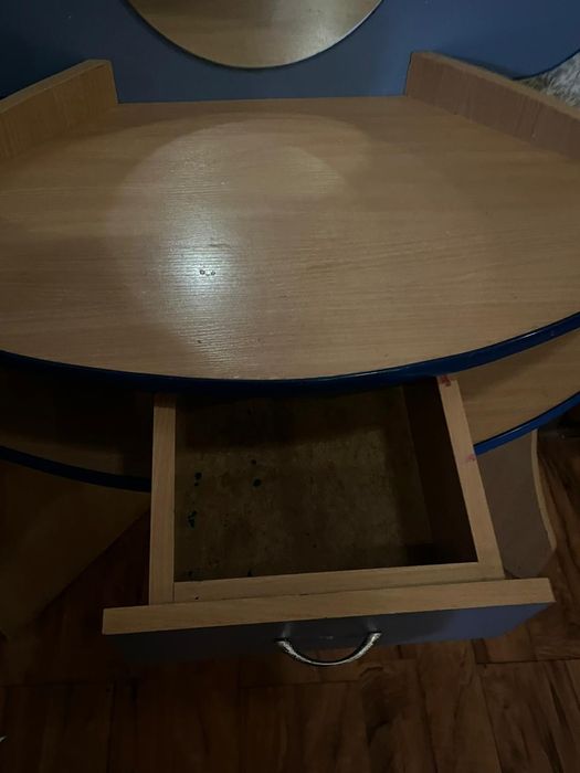 Продам детский столик