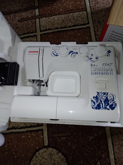Продам швейную машинку