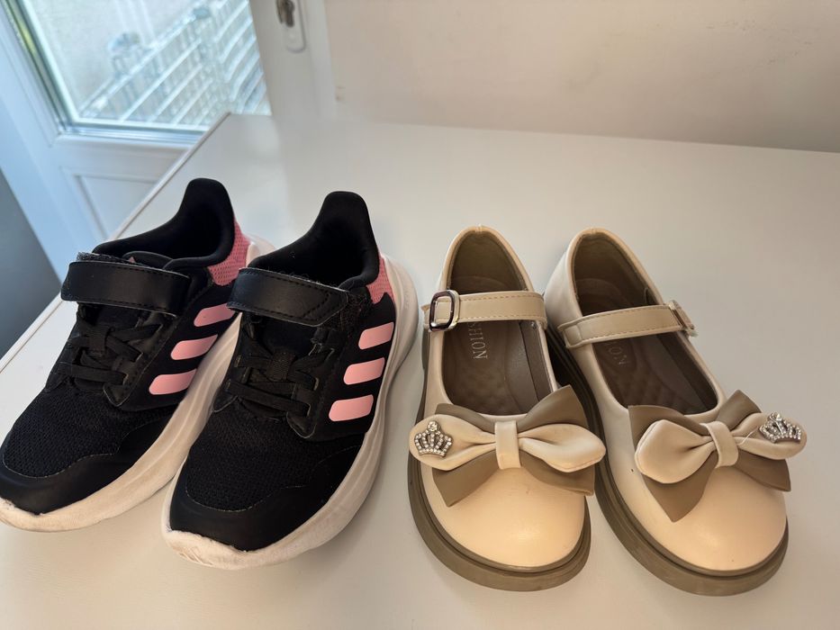 Vând Adidas pantofi