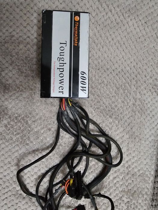 Sursa thermaltake toughpower 600w