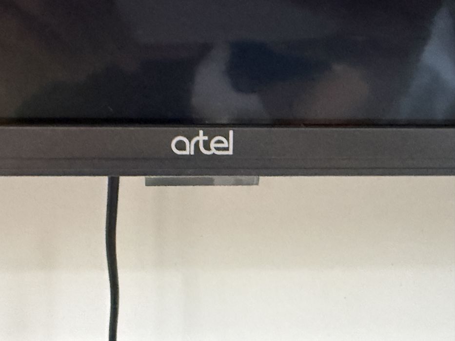 Телевизор Artel 43 дюйма