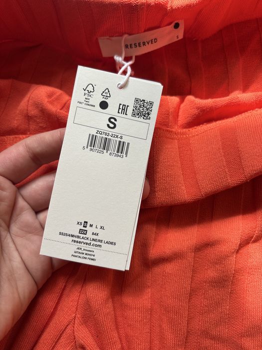 Комплект от две части в оранжево – размер S, нов с етикет