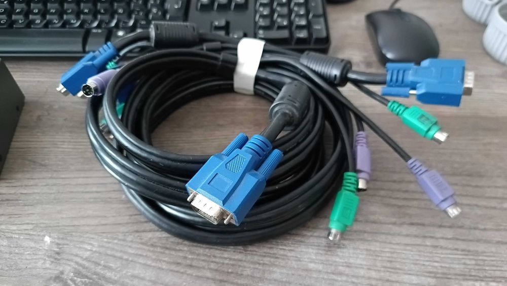 Аналогов DLink KVM Switch-превключвател за 2 PC