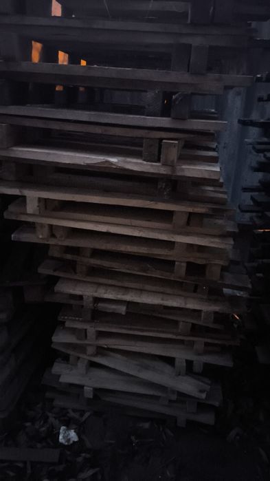 Продам поддоны, б/у, недорого