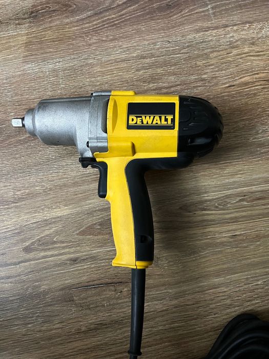 Гайковерт DeWALT