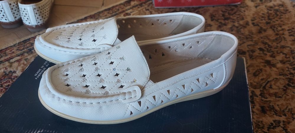 Продам сандали и балетки