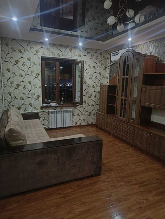 Продаю квартиру Яшнабадский р-он Куйлюк 2-х ком 58м2. 8-этаж 9-этажка
