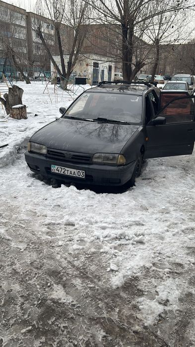 Продам машину ниссан премьера универсал
