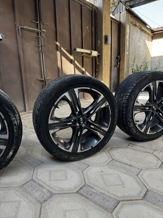 Kia k5 235/45/R18