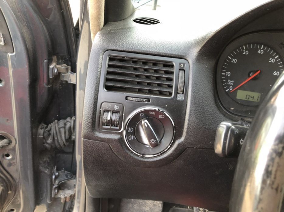 Vw bora 2.3 само на части