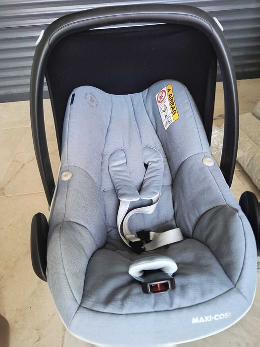 Scoica auto Maxi Cosi Pebble i Size, spalata si igienizata profesional
