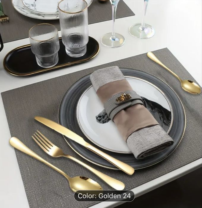 Прибори за хранене, златисти Комплект от 24 части. Нови
