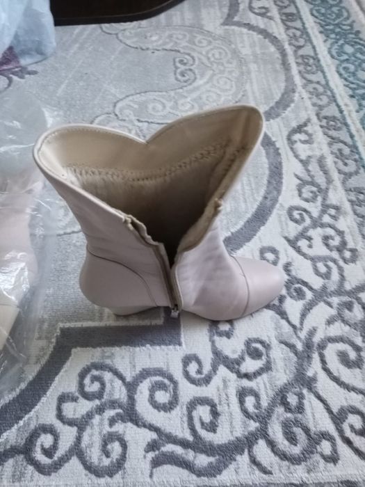 Продам новые ботинки осень весна хорошего качества новые