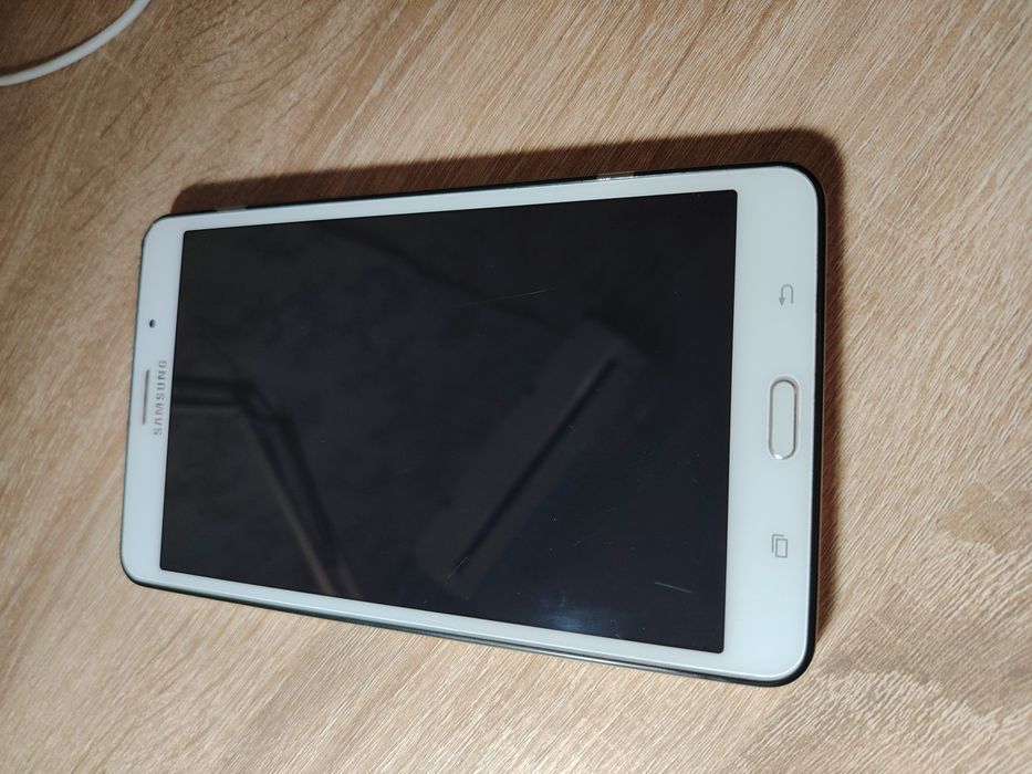 Продам  телефон и планшет в подарок