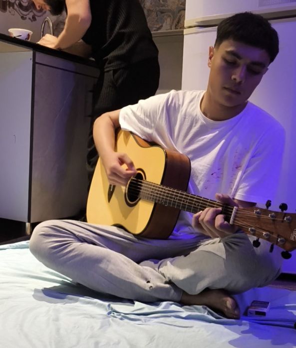 Gitara sotiladi Akustik 41 razmer
