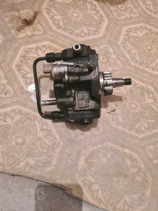 Горивна помпа за нисан навара