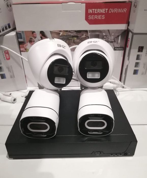 Комплект IP камер видеонаблюдения с регистратором