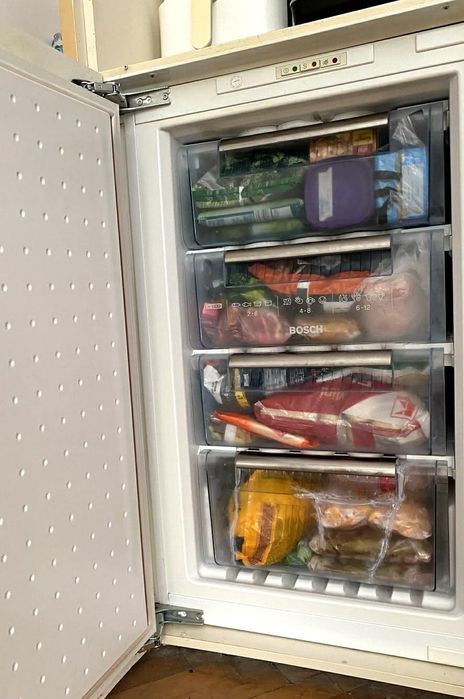 Congelator incorporat Bosch