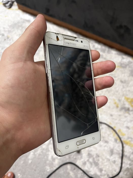 Продается телефоны на запчасть