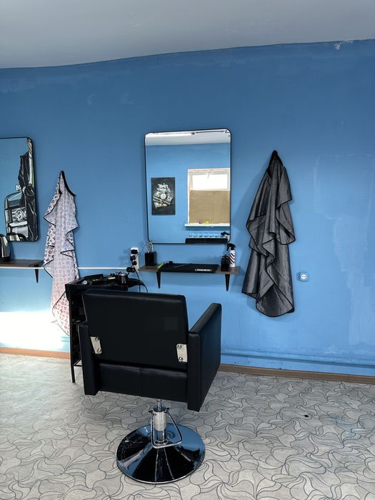 Продается парикмахерская-в стиле барбершоп.