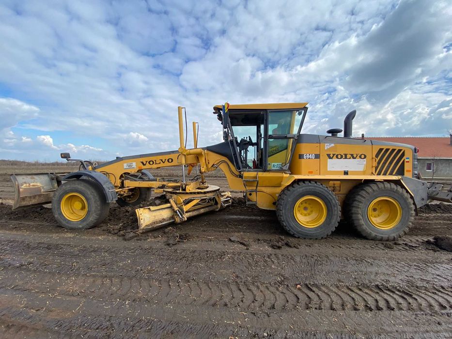 Inchiriez autobasculante 8x4, autogreder, excavator, buldozer, vola