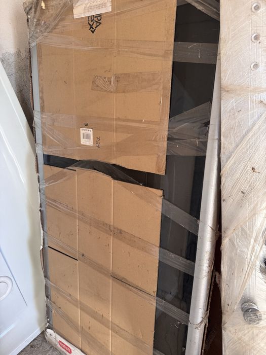 Cada cu duş de sticl