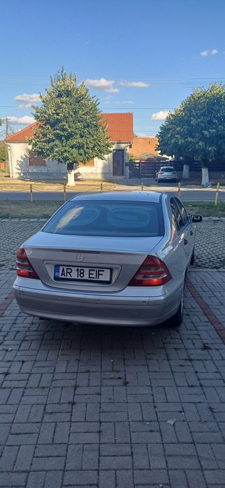 Mercedes-Benz C180